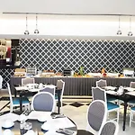 Monarque Sultan Aparthotel