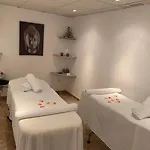 Monarque Sultan Aparthotel