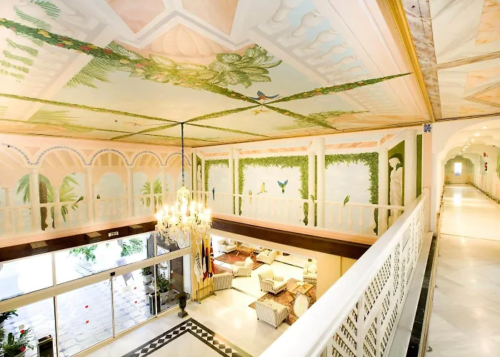 Monarque Sultán Apartahotel 4*