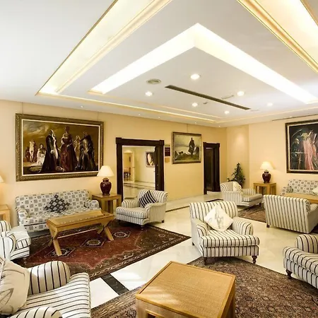 Monarque Sultan Aparthotel 4*