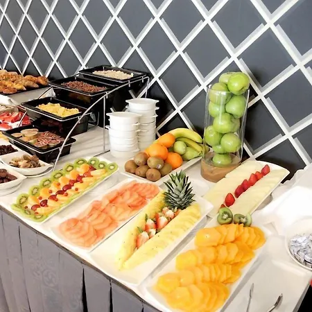 Monarque Sultan Aparthotel 4*