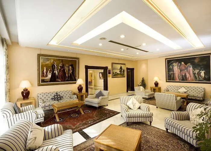 Monarque Sultan Aparthotel 4*